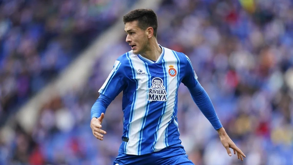 César Montes (26 años), solo tiene en mente seguir jugando en Primera División.