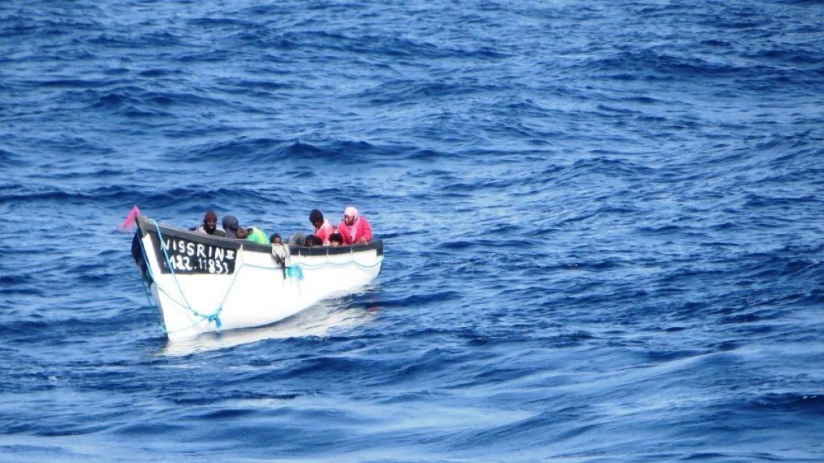 Imagen de archivo de una patera.