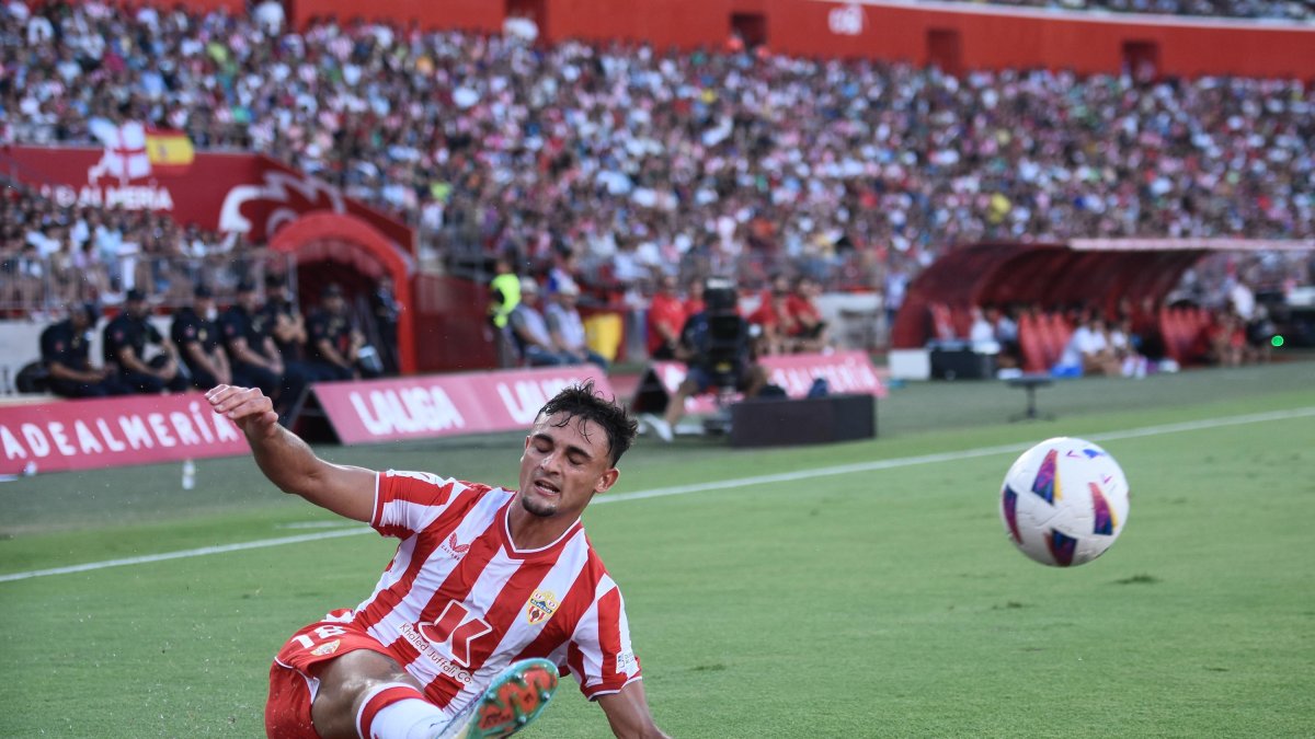 Pubill en una jugada del partido ante el Real Madrid.