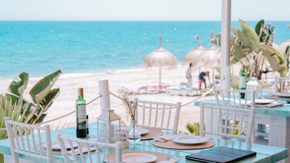 Con vistas al mar, a pie de playa en la Playa del descargador, paseo del mediterráneo, 62e, Mojácar.