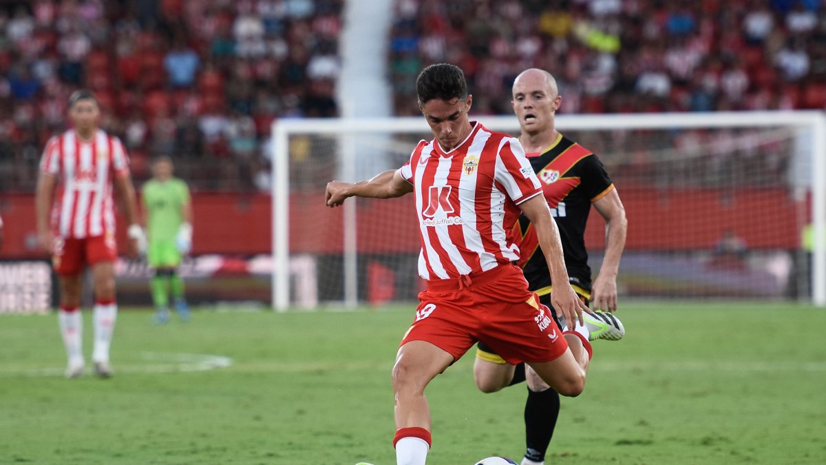 Arribas en el Almería-Rayo Vallecano.