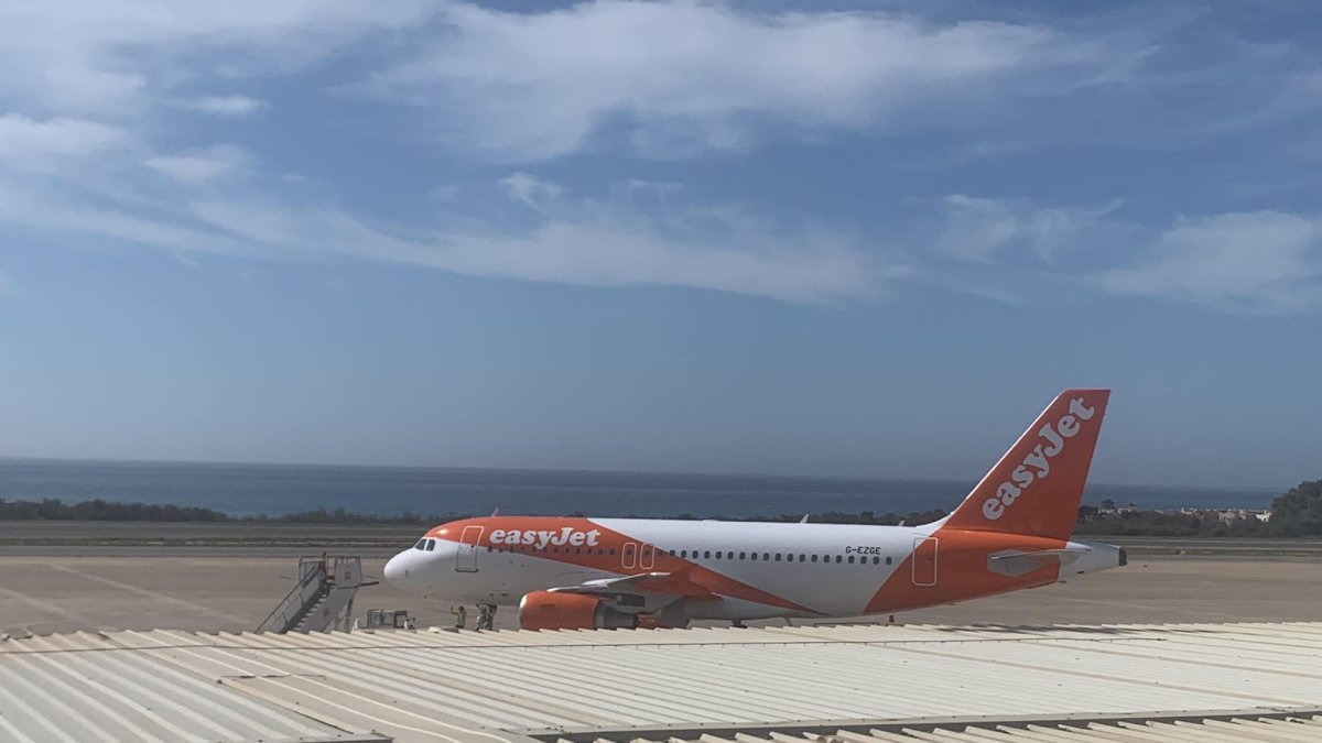 Un avión de EasyJet que cubría la ruta Manchester-Mallorca fue desviado el domingo a Almería.