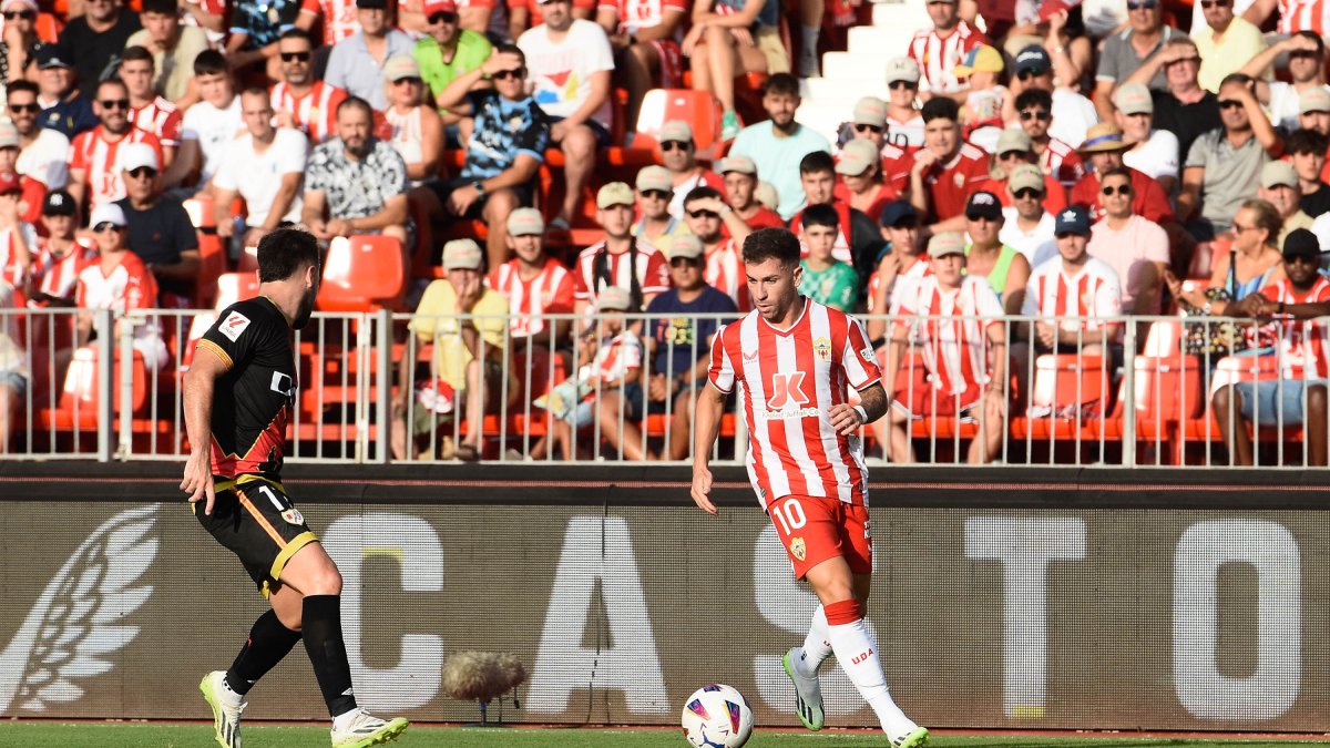 Adri Embarba apuesta por el jugador valiente en el uno contra uno en un fútbol más táctico.