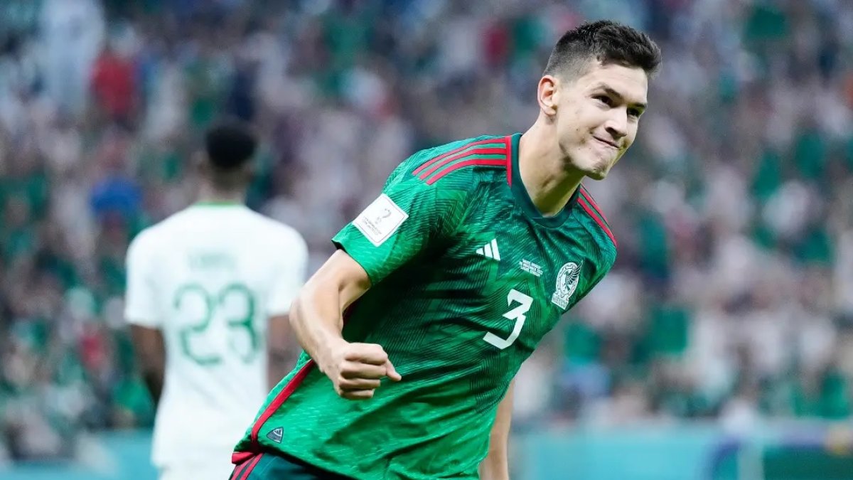 El mexicano de 26 años sigue apurando para salir del Espanyol y jugar en Primera División.