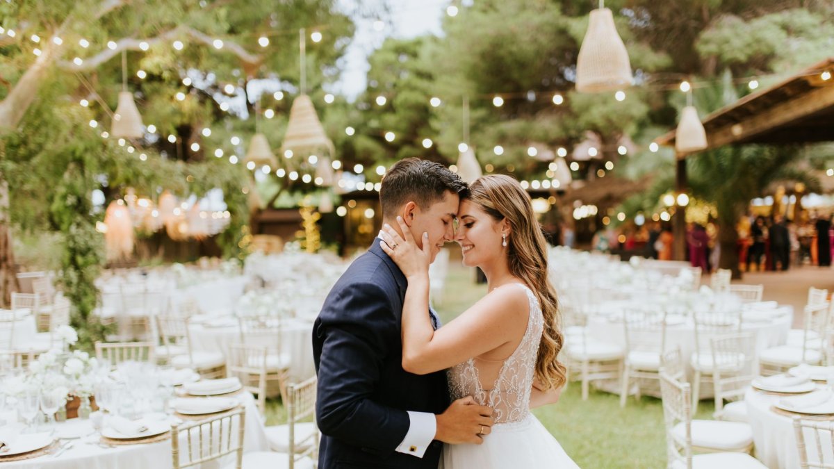 Nerea Camacho y Gonzalo Velasco, recién casados. Foto: Miguel Frías.