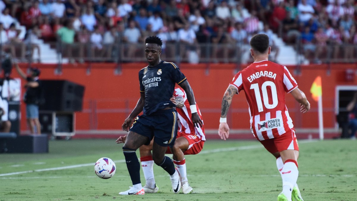 Marc Pubill hizo un gran marcaje a Vinicius Jr en el Almería-Real Madrid hace dos semanas.