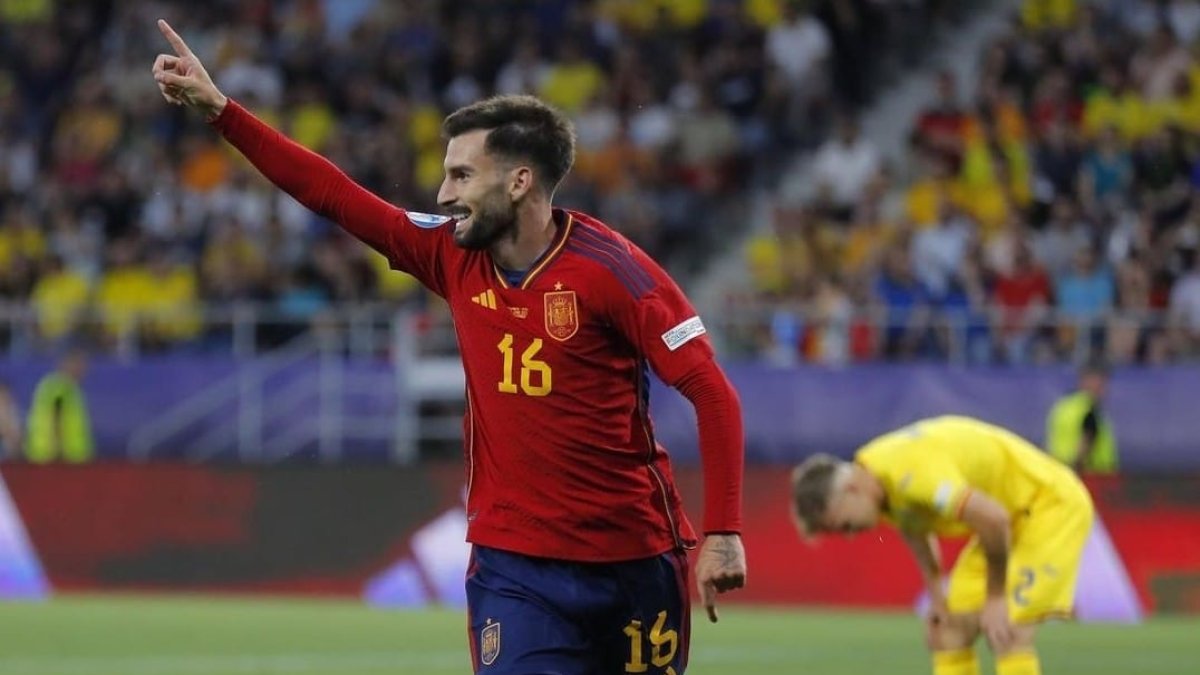 Álex Baena da otro paso en su carrera como futbolista.