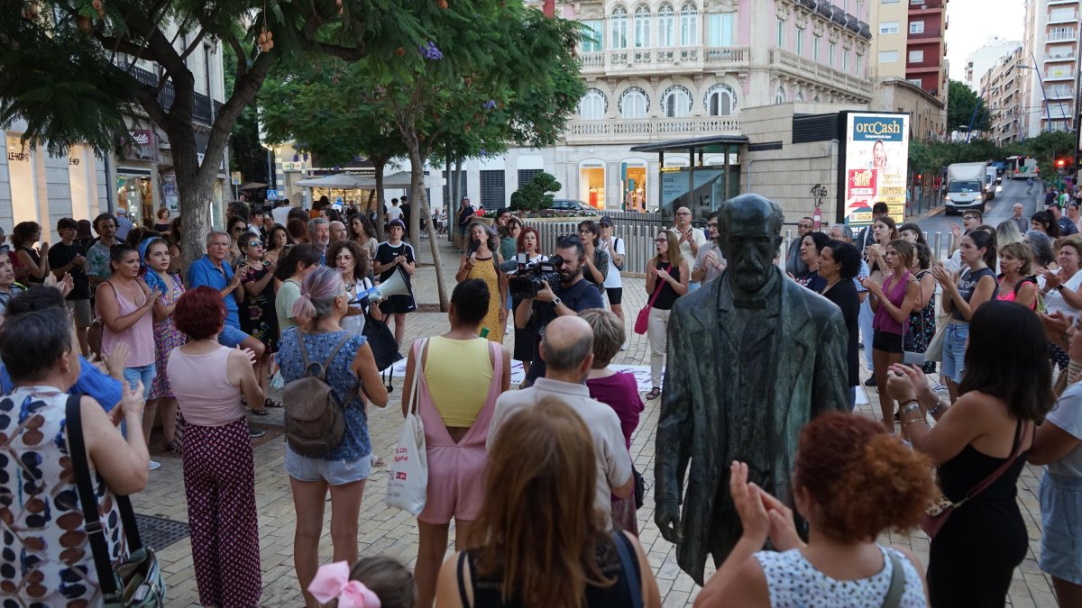 Concentración esta tarde en la Puerta de Purchena organizada por la Coordinadora de Colectivos Feministas de Almería.
