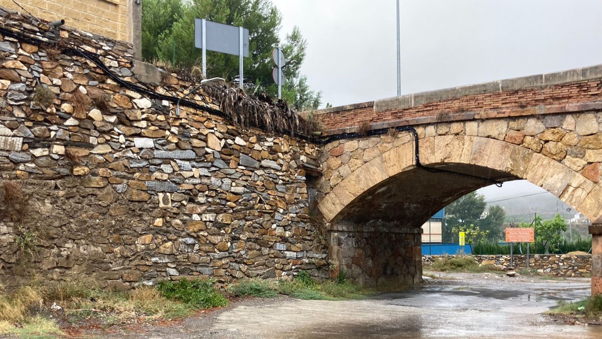 El Río Almanzora este domingo a su paso por Serón. Fotografía de Cristina Jiménez.