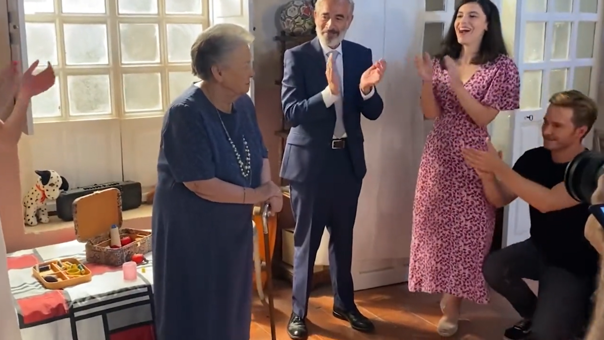 Imagen captura del vídeo difundido del último día de rodaje de la serie.