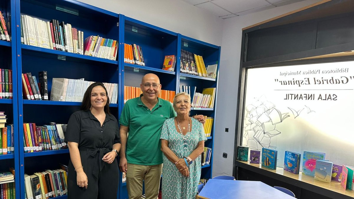 Las autoridades anuncian el traslado temporal de la biblioteca.