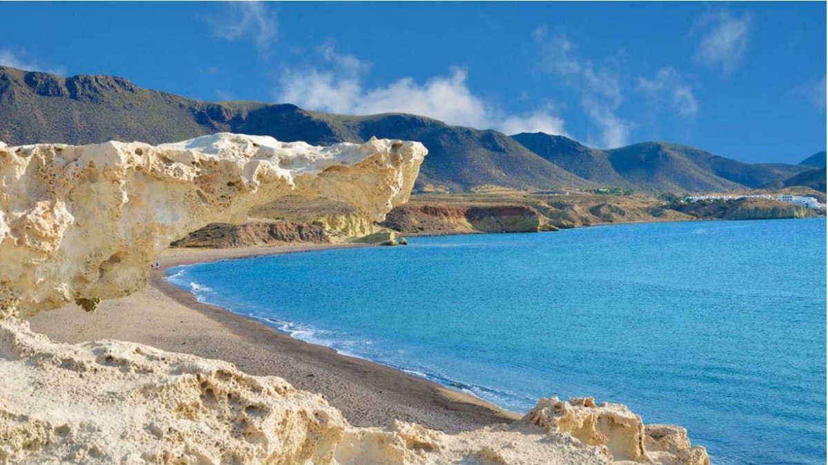 Imagen de archivo de la playa de Los Escullos.