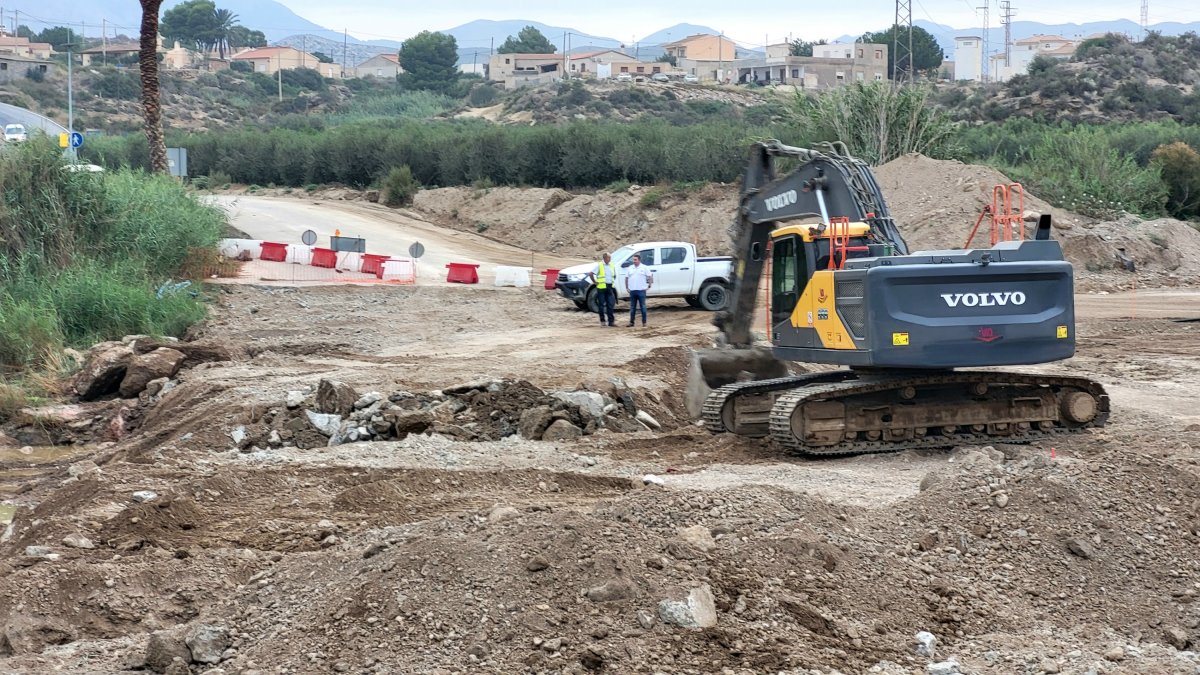 La maquinaria continua trabajando en esta obra.
