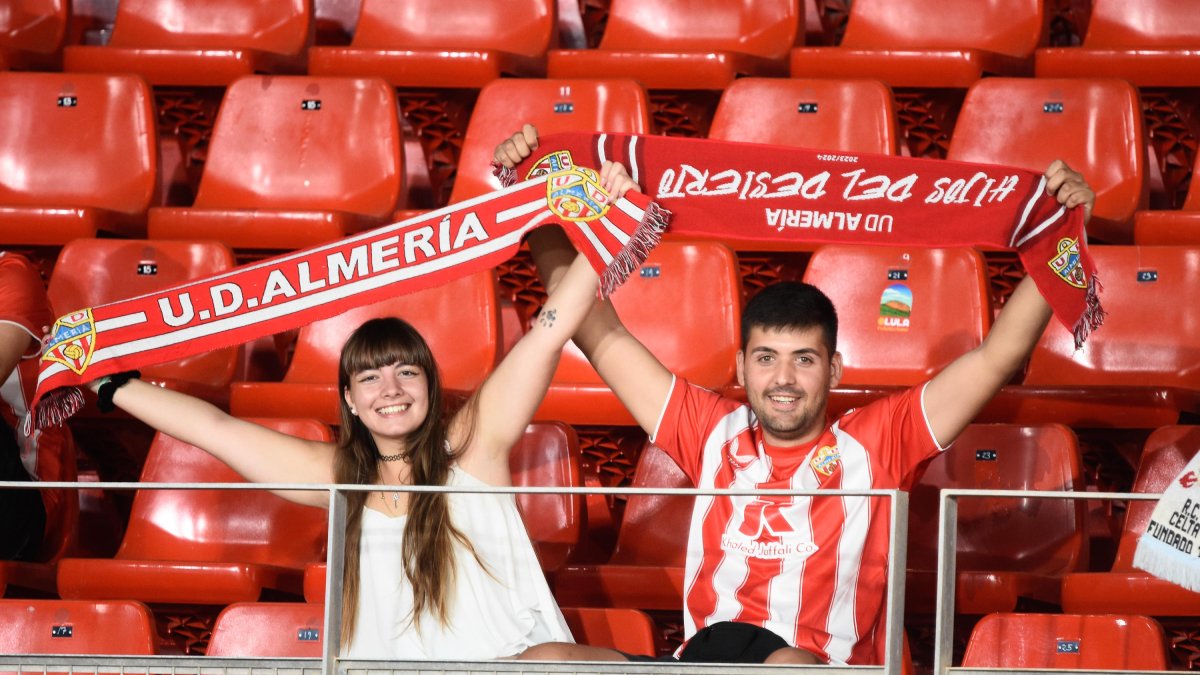 El Almería tiene una afición de Primera.