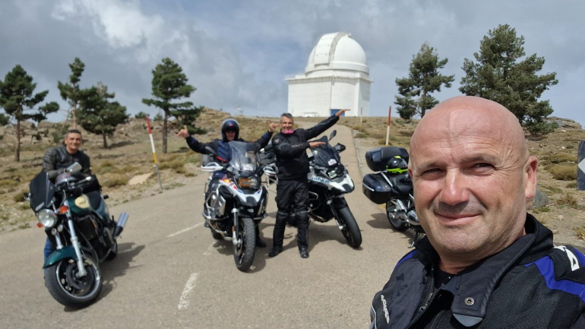 Participantes del desafío mototurístico.
