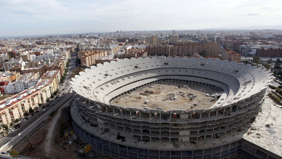 Las obras del Nuevo Mestalla se paralizaron el 2009 y aún no se han retomado.