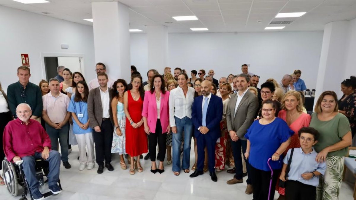 Foto de familia de la inauguración