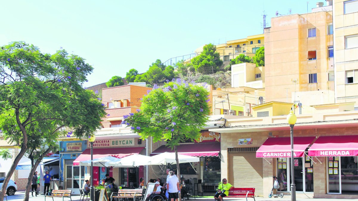 Barracas que forman el actual mercadillo de la Plaza del Quemadero.