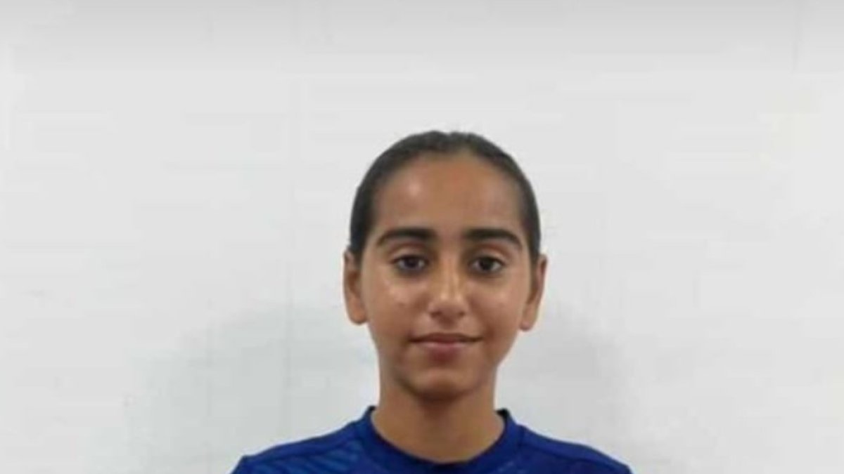 Jennifer Fernández Sanz con la camiseta del Almería.