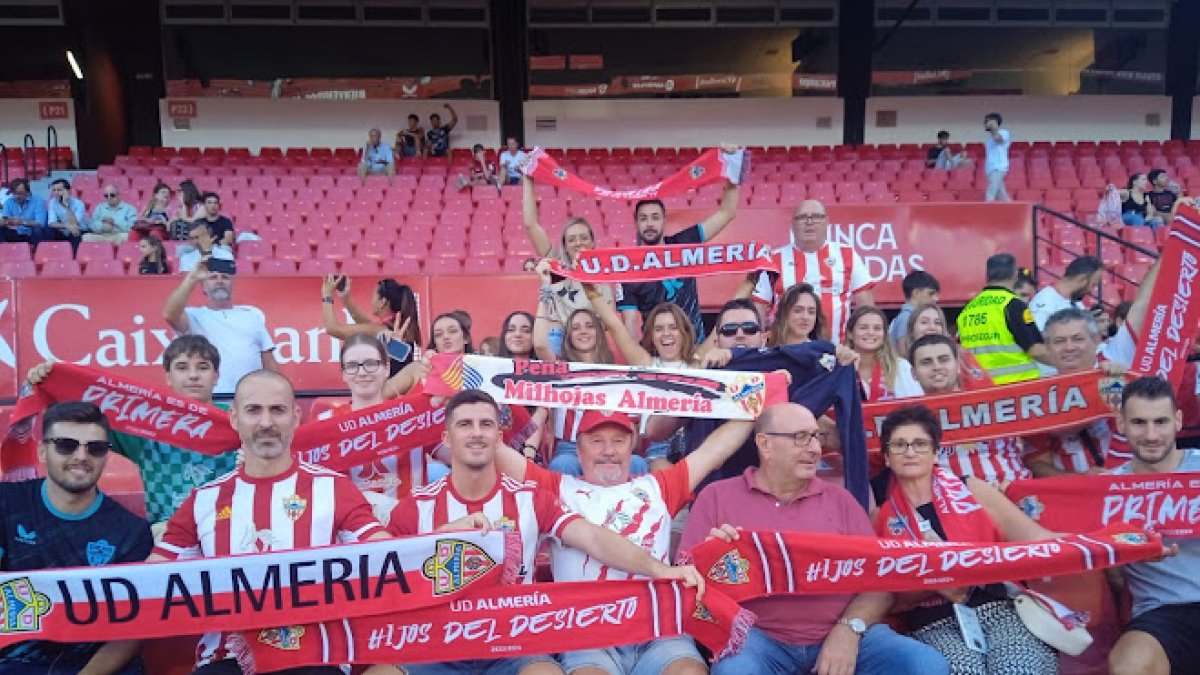 Los valientes que fueron a Sevilla sufrieron por la pobre imagen de sus futbolistas.