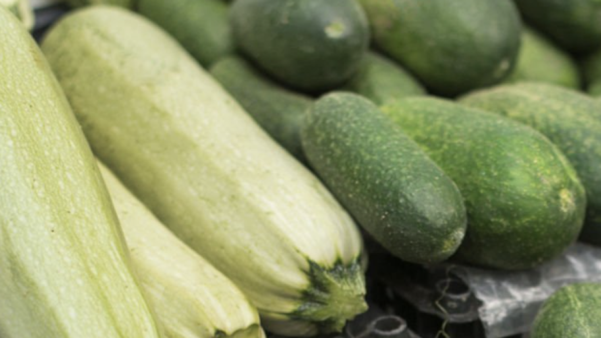 El pepino y el calabacín han bajado en todas las pizarras