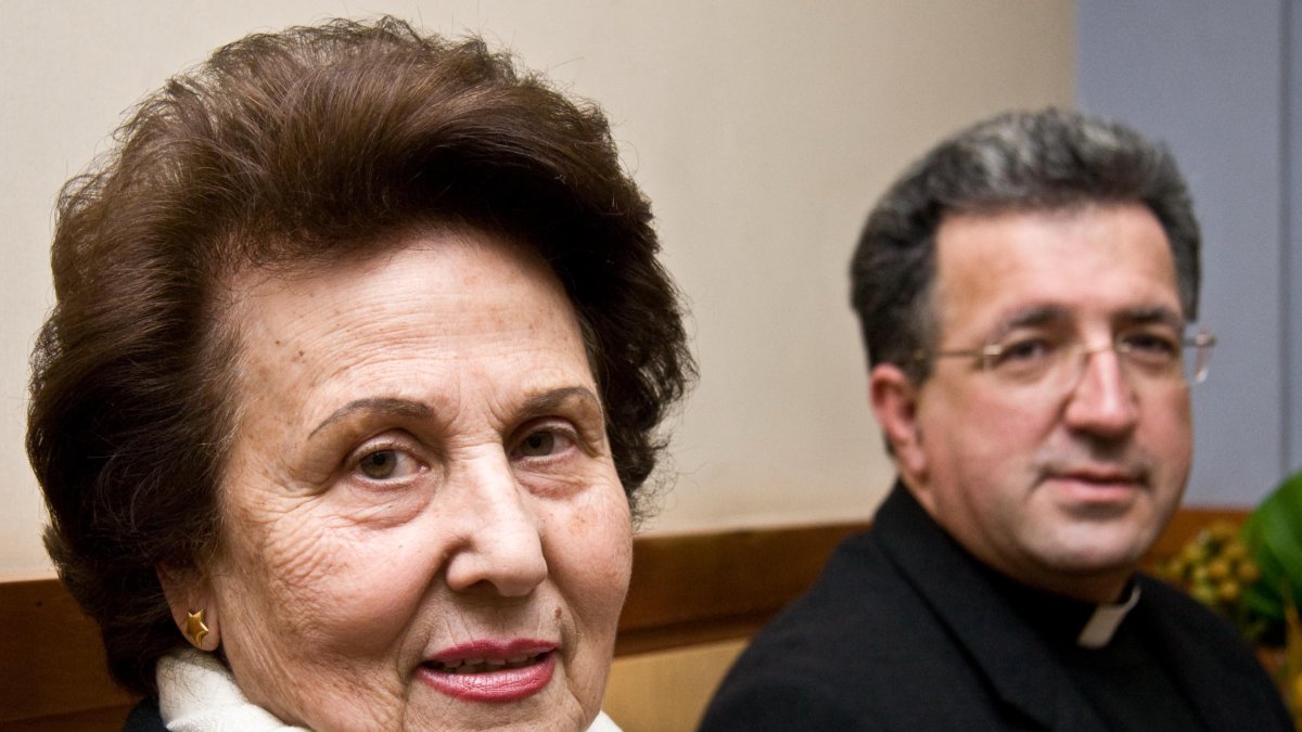 Impulsó la actividad hospitalaria a especialidades geriátricas.