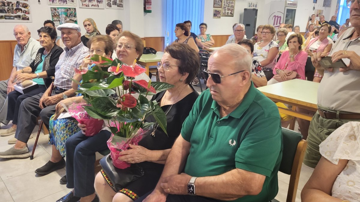 Los mayores de 90 años fueron homenajeados.