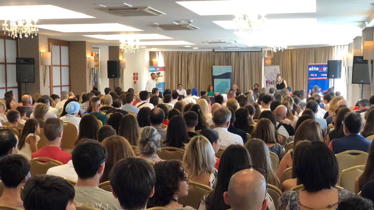 Aforo completo para recibir el titulo.