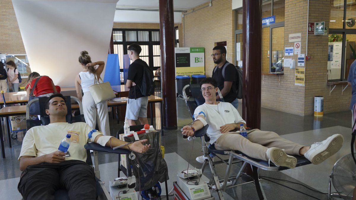 Donación de sangre en el Aulario II de la Universidad de Almería.