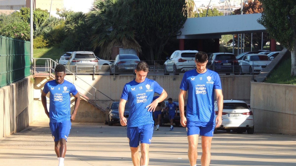 Baba, Arribas y Melero, rumbo al campo Anexo.