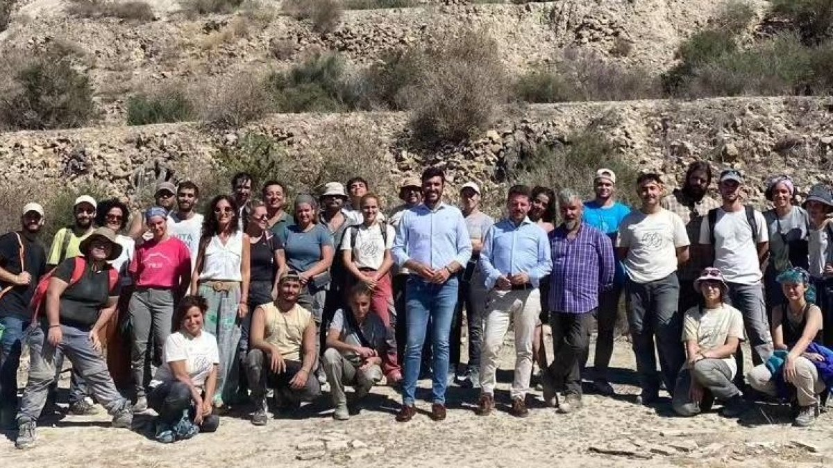 Autoridades y miembros del proyecto de investigación.