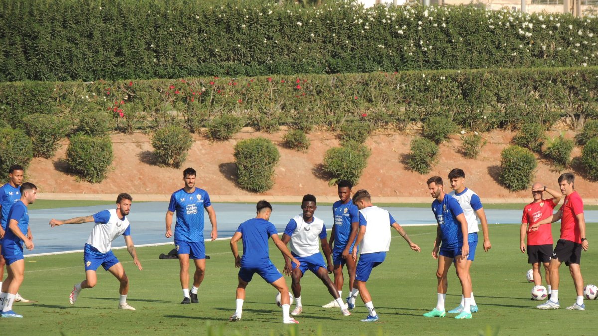 La imagen del día con Leo Baptistao entrenando con el grupo.