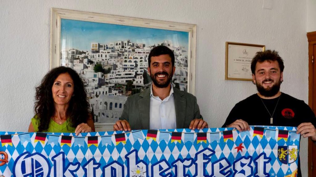 Presentación del Oktoberfest en Mojácar.