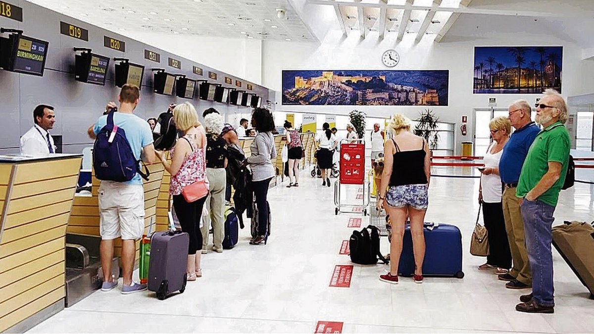 Imagen de archivo del aeropuerto de Almería.