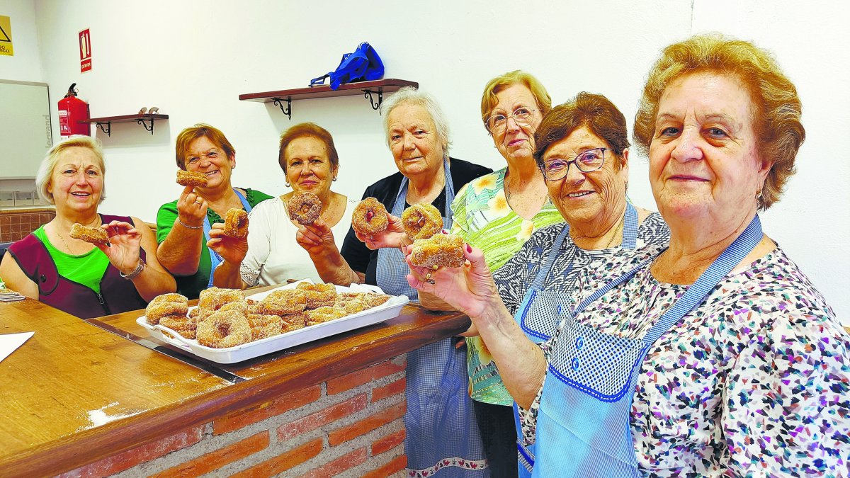 Asociadas a ‘Nuevos Horizontes’ y las cocineras del ‘Día de la Mujer Rural.
