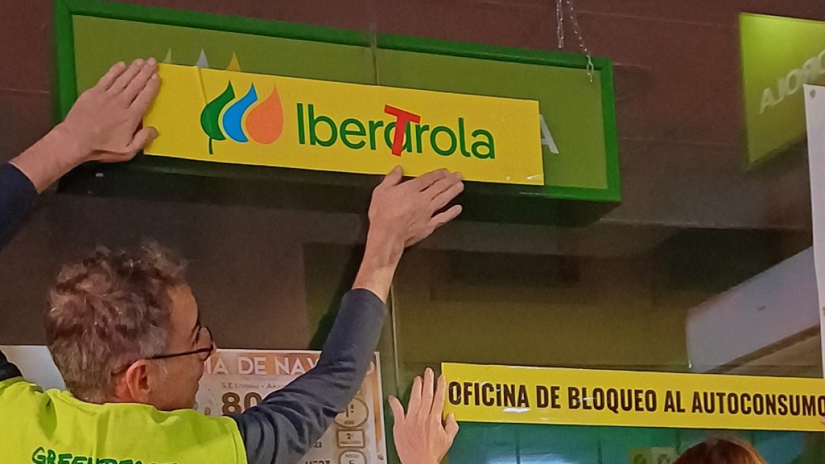 Voluntarios de Greenpeace.