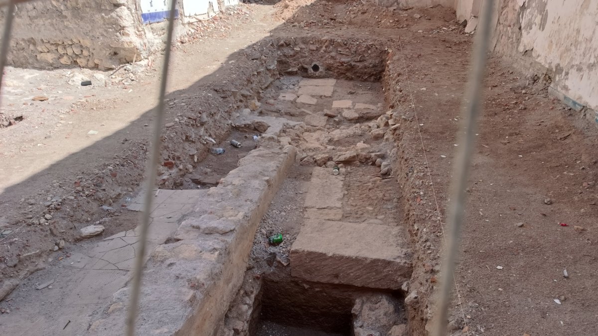 Restos arqueológicos en Atarazanas.