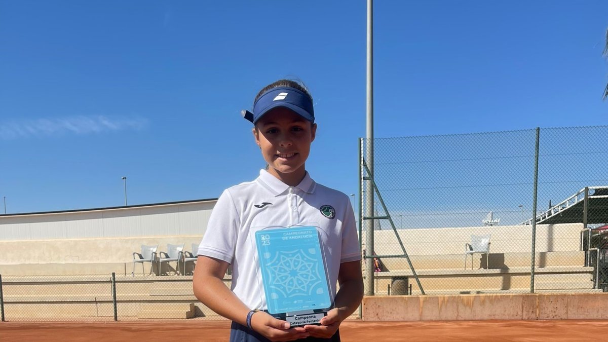 Martina Simón tiene un gran futuro en el mundo del tenis.