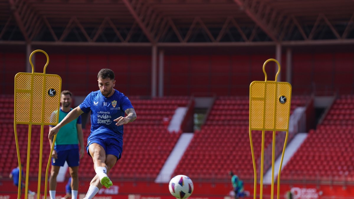 Adri Embarba vuelve a dar un paso adelante cuando peor está la situación.