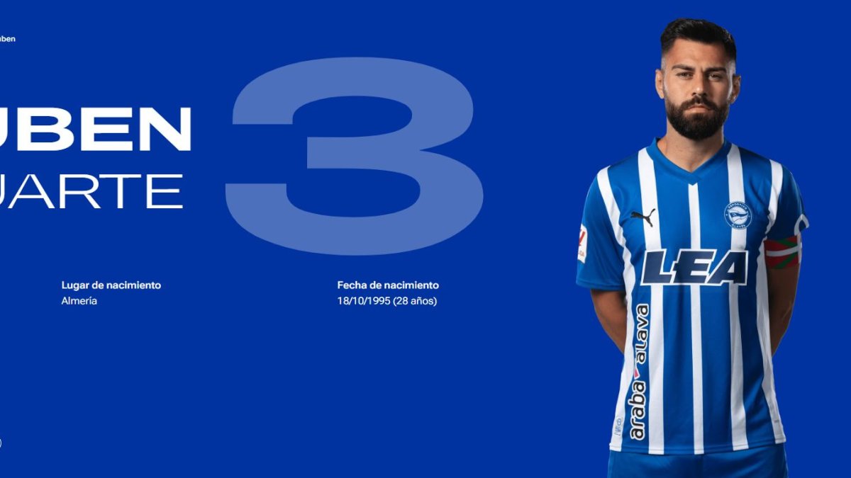 El jugador almeriense luce así en la página web del próximo rival del Almería.