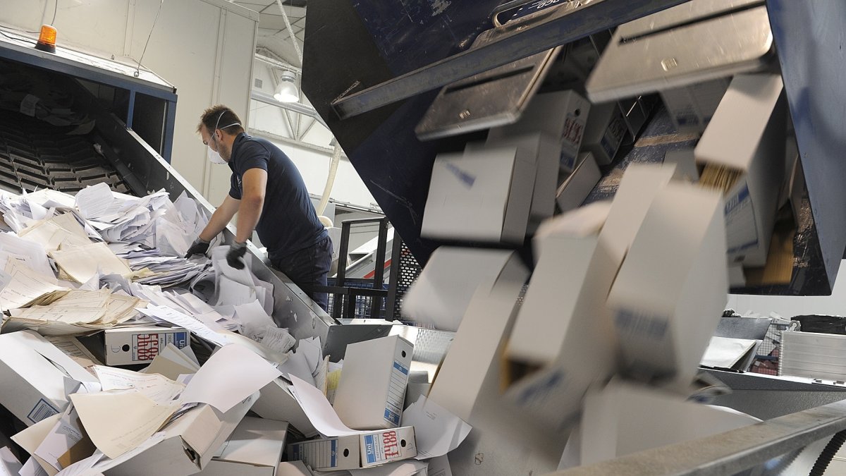 Imagen de archivo de destrucción de documentos judiciales.