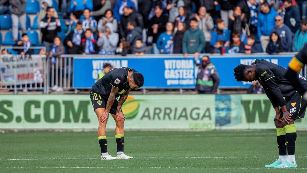 La imagen del colista de Primera tras perder en Vitoria.