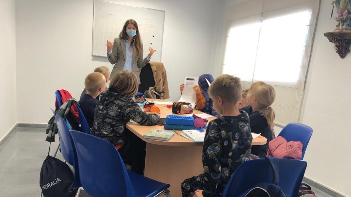 Una de las clases extraescolares en las que participan niños ucranianos.