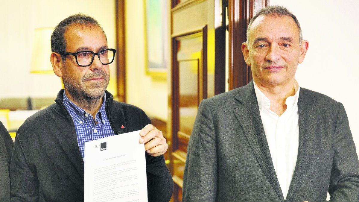 Presentación de la iniciativa sobre el tren de Albacete en el Congreso.