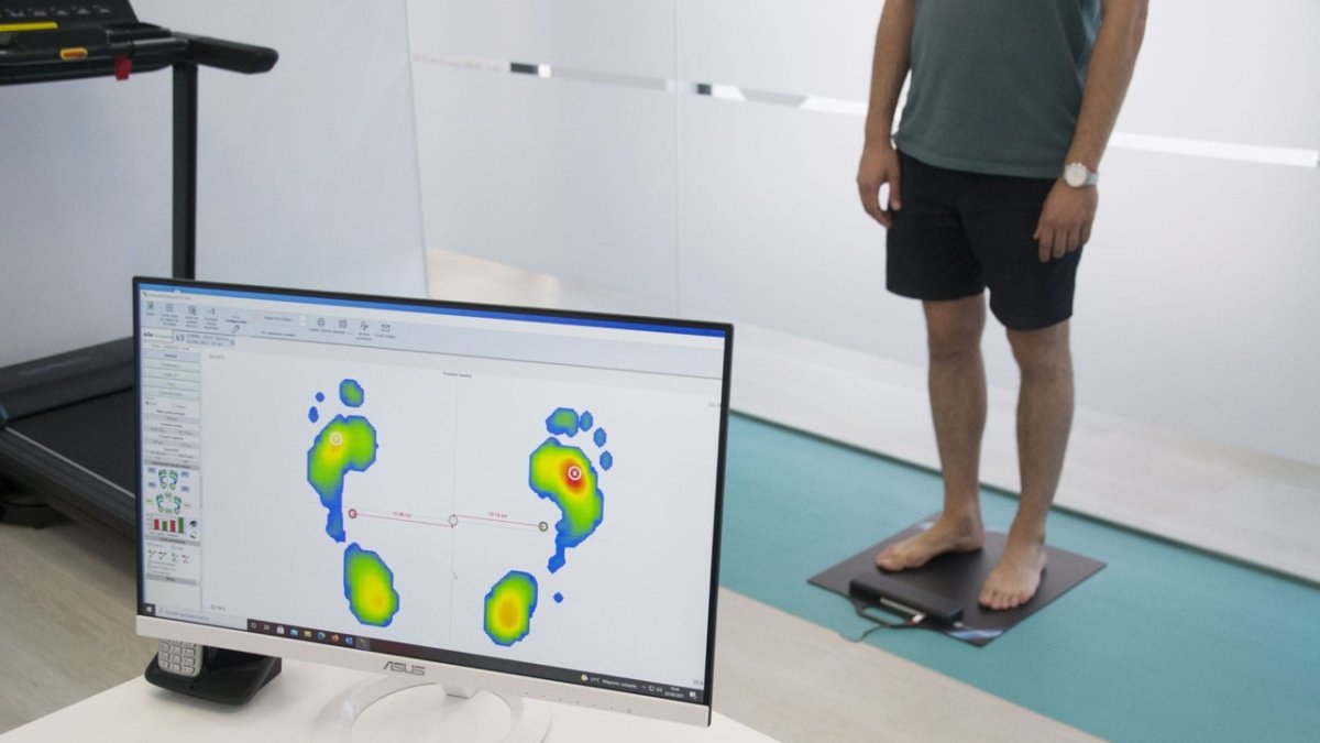 Tecnología de alta precisión que permite conocer y prevenir posibles patologías y lesiones del pie y su relación con otras estructuras.