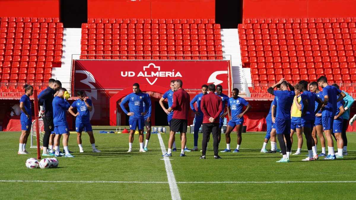 La plantilla, que ahora suma la baja de Milovanovic, sigue luchando para ganar el primer partido.