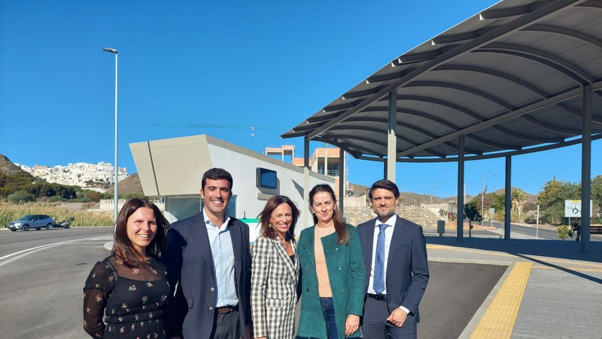 Autoridades inauguran la nueva Estación de autobuses de Mojácar.