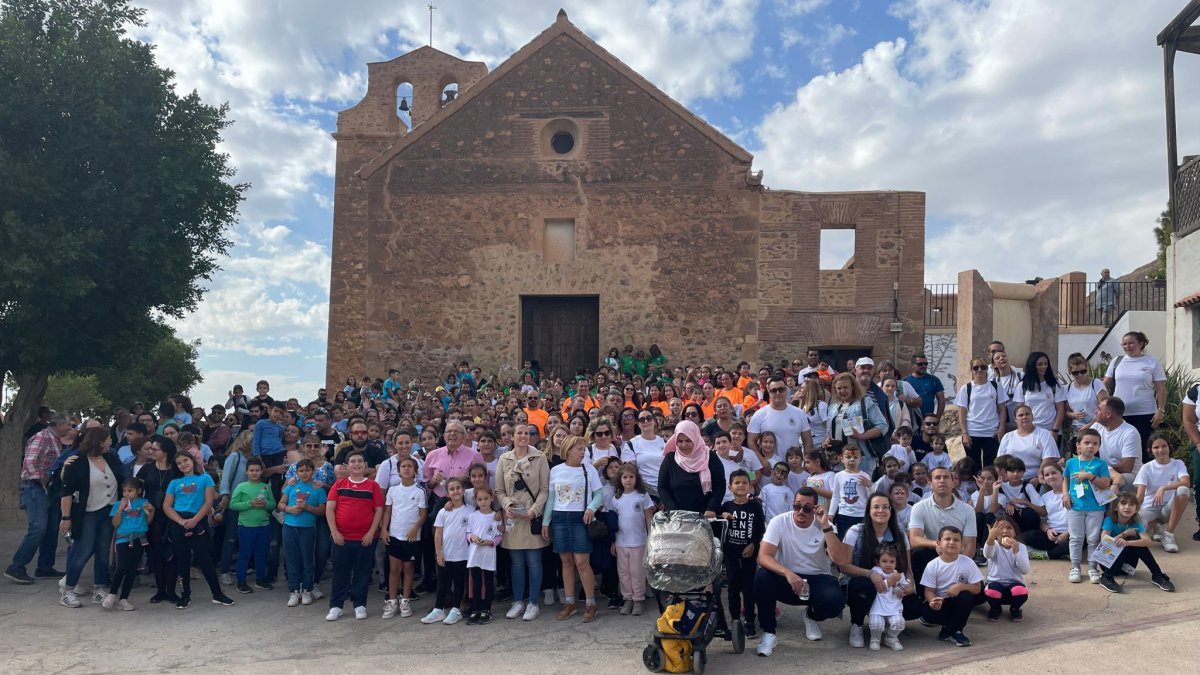 Foto de grupo en la iglesia de la Villa en la jornada del año pasado.