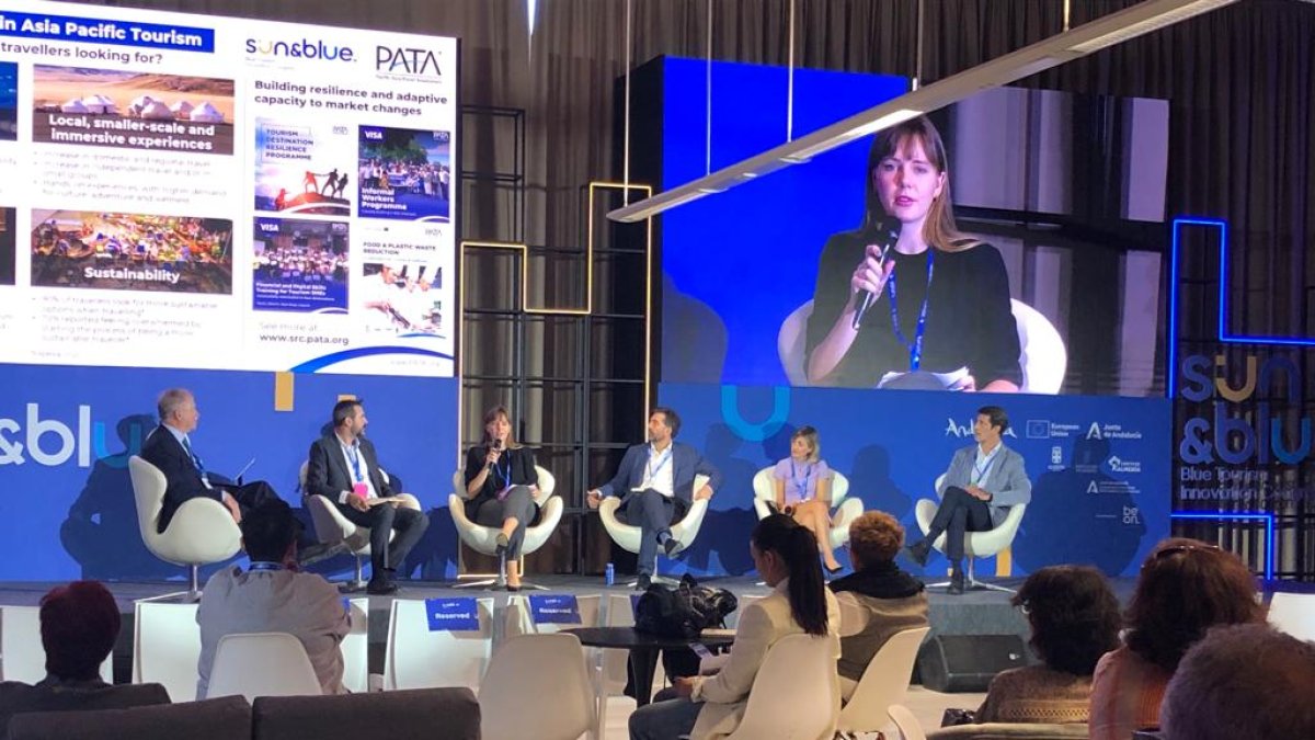 Ponencia sobre nuevas tendencias de compra en el turista.