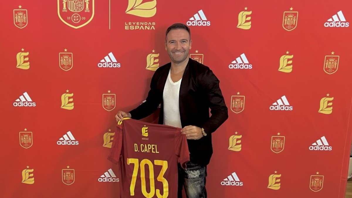 El almeriense con una camiseta de la Selección Española. Este miércoles acudió a Las Rozas.